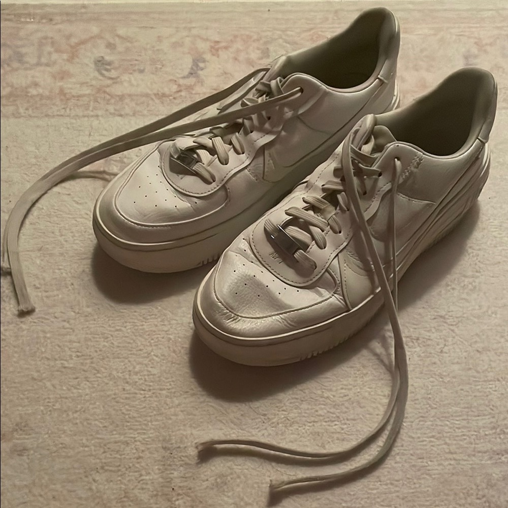 Classic White Leather Low-Top Sneakers